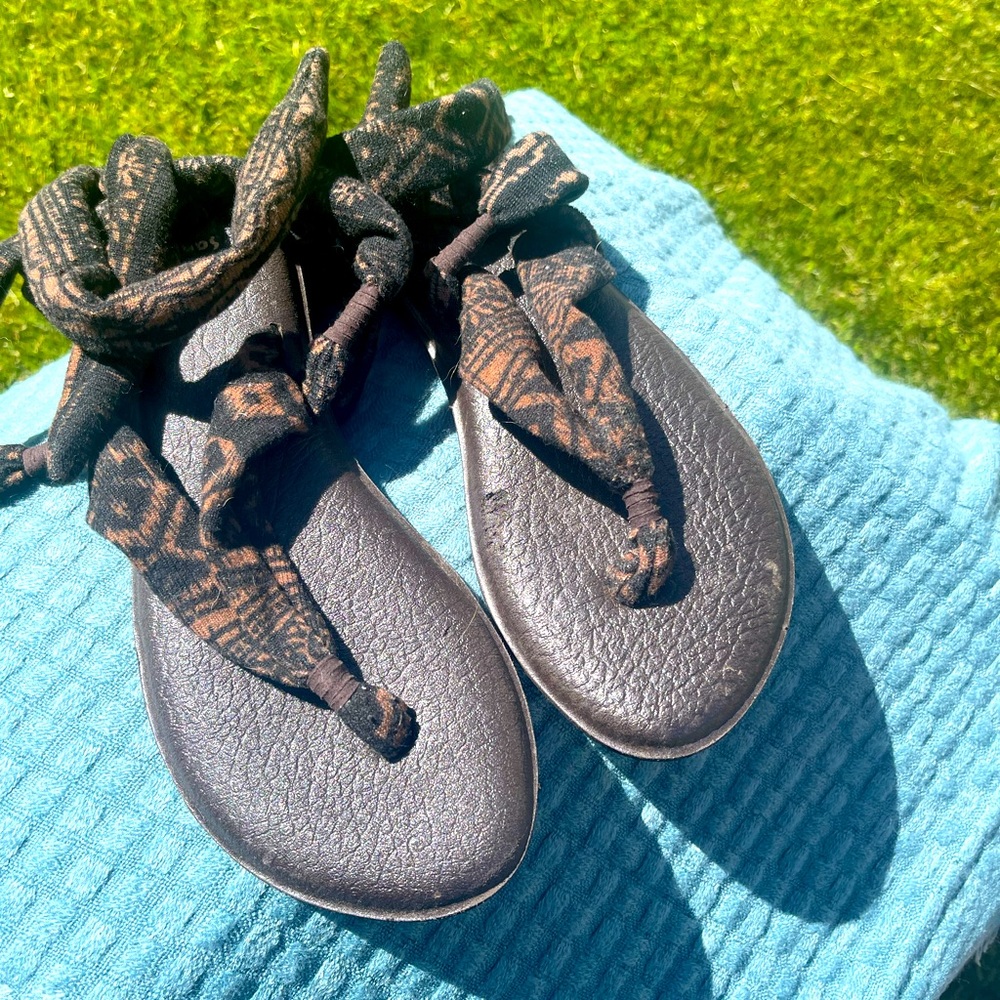 Sanuk Gladiator Beautiful brown and tan pattern!  Size 8